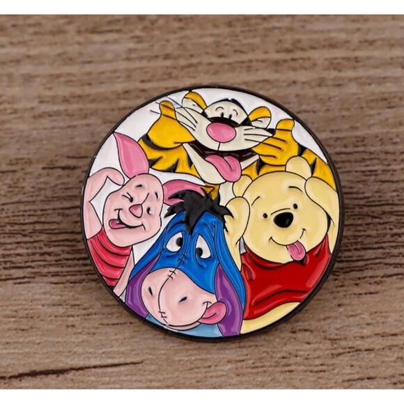 Winnie The Pooh Fantasy Pin, Kawaii Group Photo Eeyore Piglet Tigger Disney - Picture 3 of 4